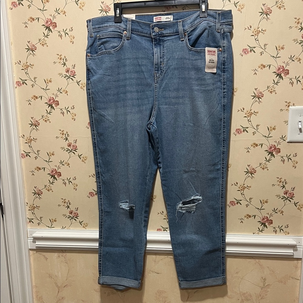 Levi's Signature Classic Blue Distressed Boyfriend Jeans Women’s 16